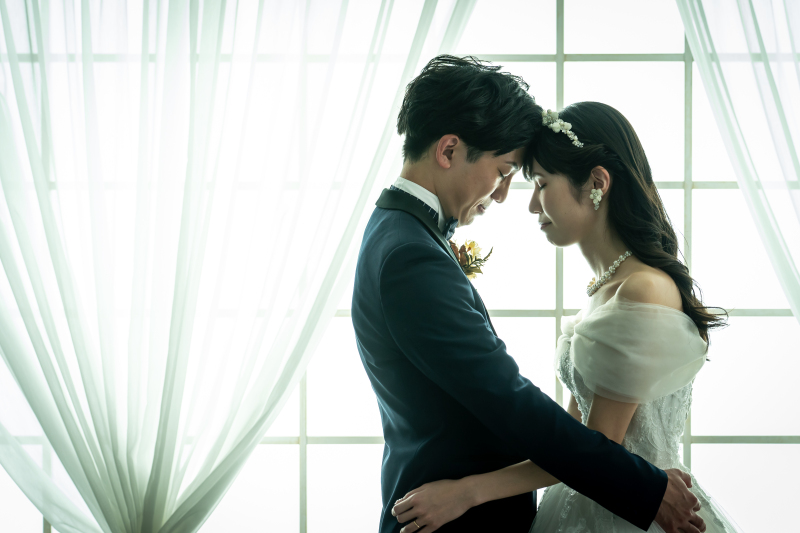 おでこを寄せ合って