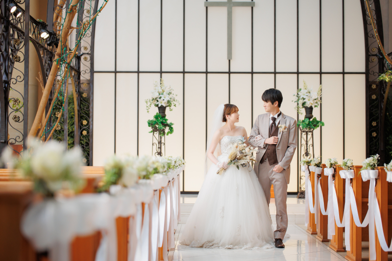 チャペルとスタジオで叶える洋装前撮り。美肌仕上げで大人かわいい一枚を♡