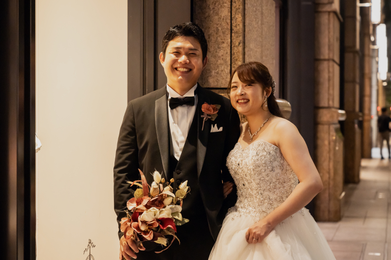 ニコニコ歩きながら。