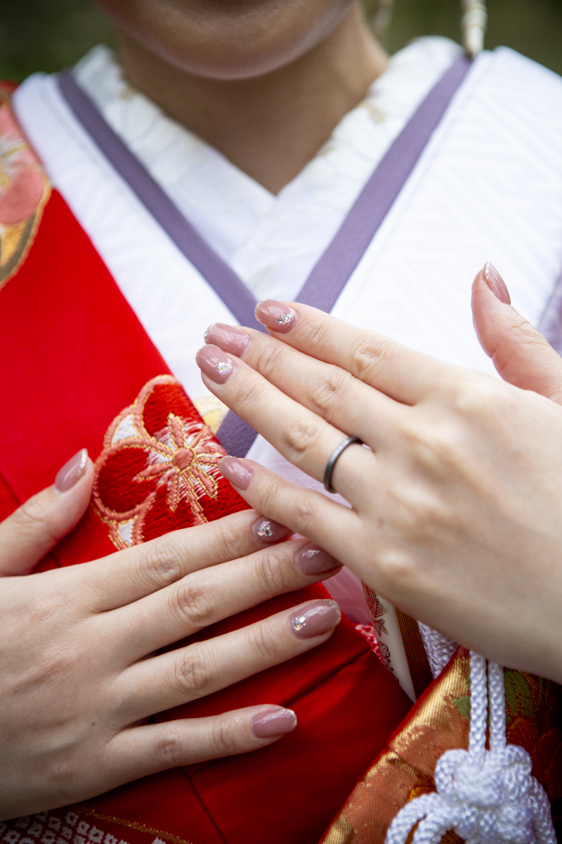 指輪にフォーカスしたイメージショット♡