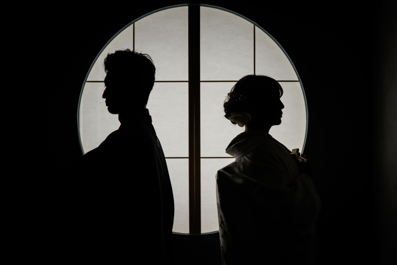 襖を利用してシルエットカット。