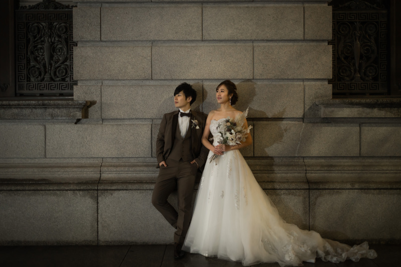 明治安田生命館前の壁面にて