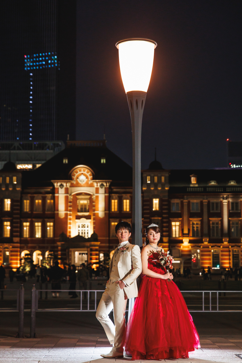 街灯に寄り添うお二人