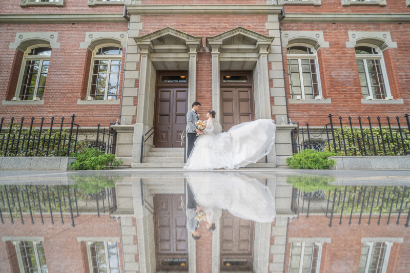 水面に姿が映り揺らぐ変化