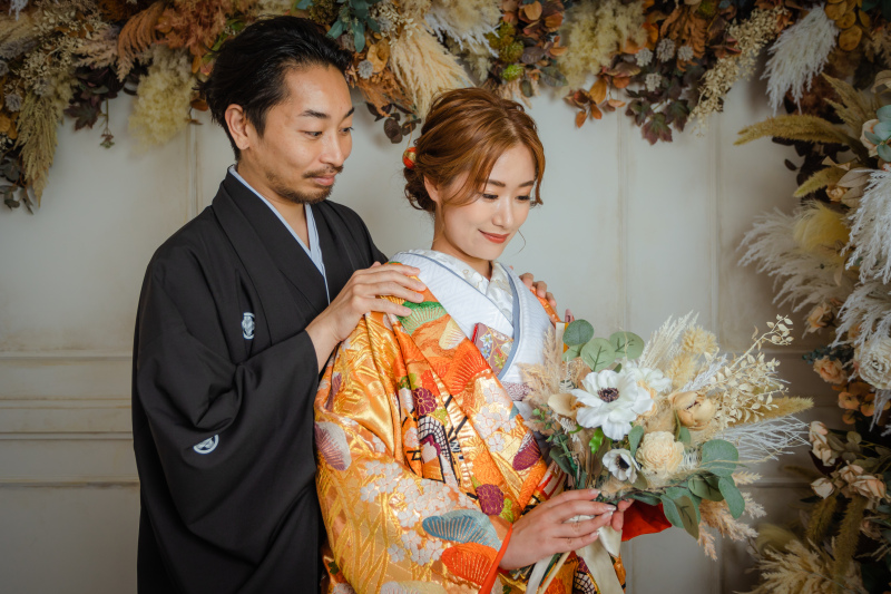 ブーケに目線を落として