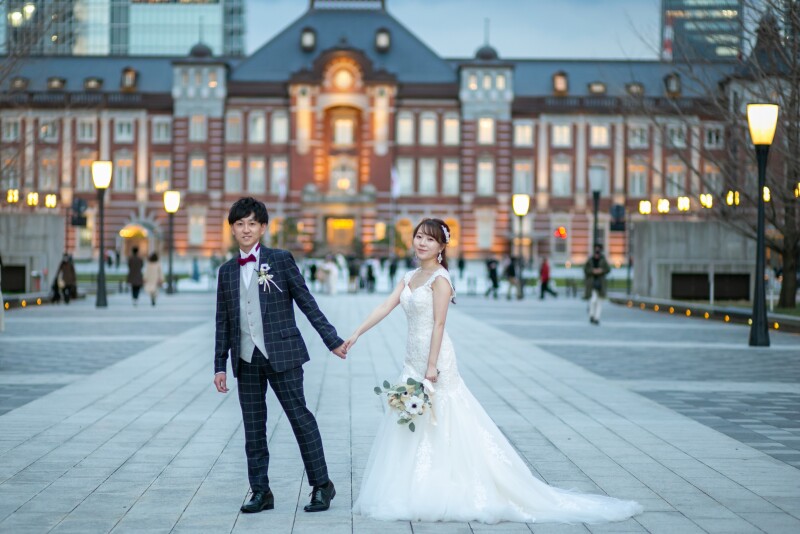 暗くなり始めた東京駅