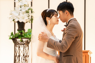 シンプルで上質に。チャペル&times;スタジオで叶える特別な洋装フォト体験