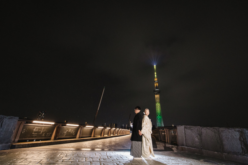 スカイツリーとシルエット