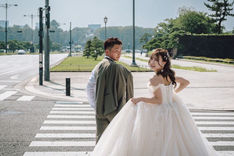 笑顔の振り向き