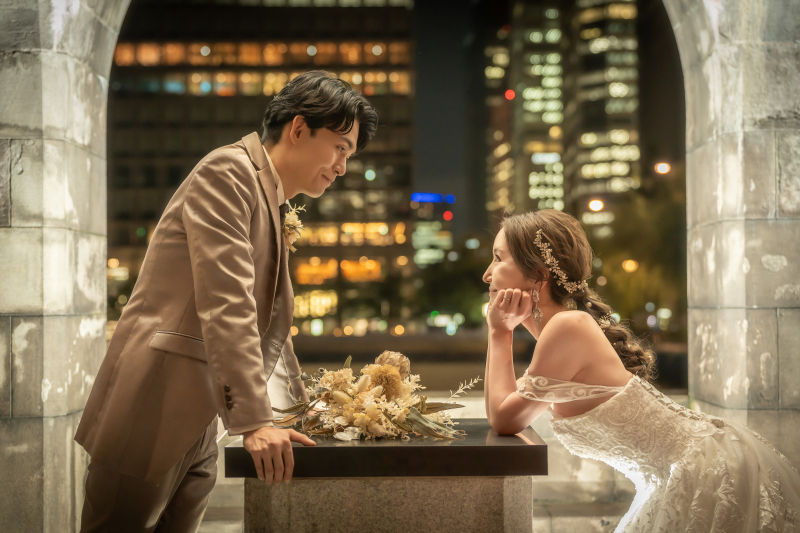 暖かい色味のAKIRAの和田倉門