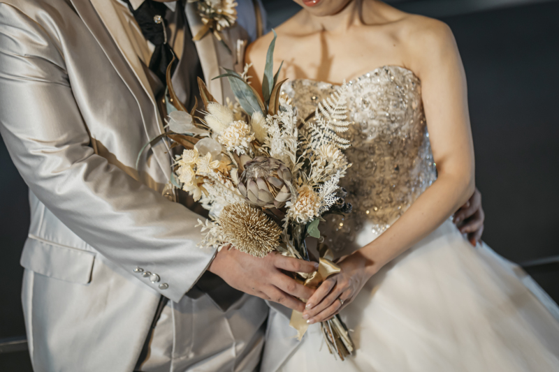 あえて表情は映さずに