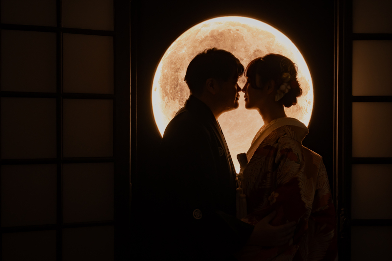 満月をバックに!