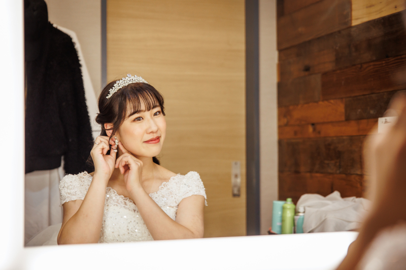 新婦様のメイク開始です♥