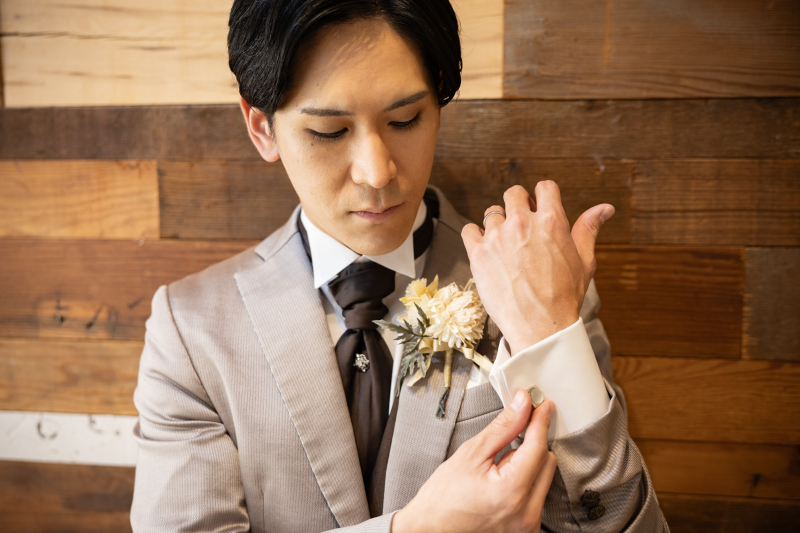 新郎様もお支度シーン☀