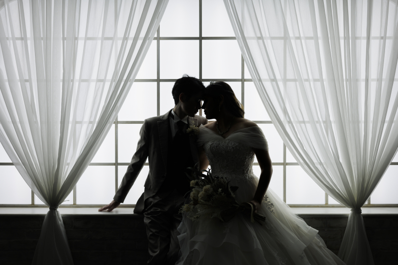 窓の光を利用してシルエットカット♡