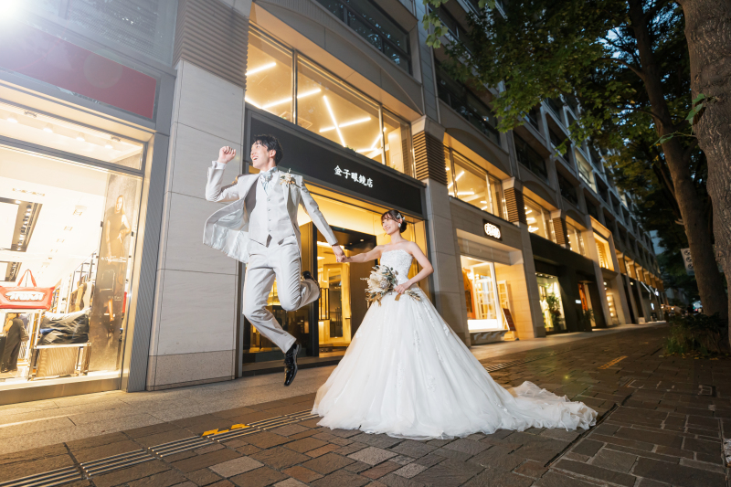 夕暮れの丸の内で魅せる、期間限定ナイトロケーション前撮りプラン