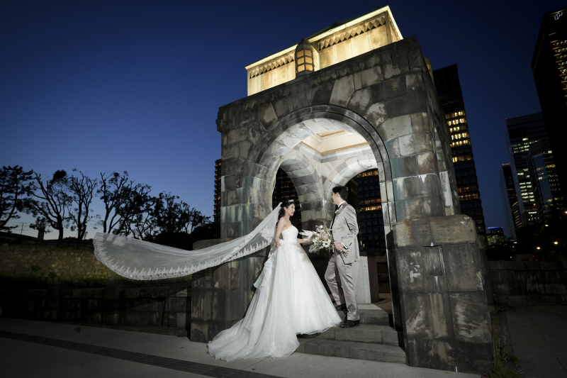 ベールをふわりっと靡かせて