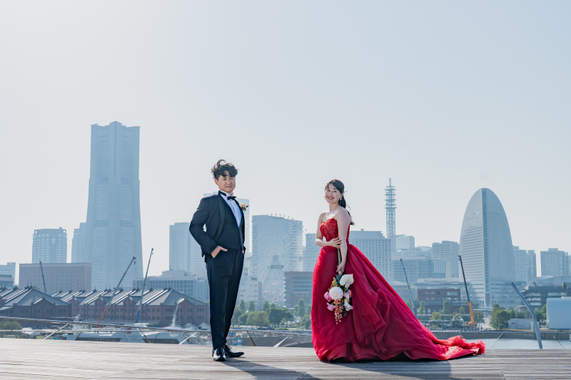 昼の横浜を満喫!馬車道から大桟橋へ、洋装ロケ+新郎ヘアメイク付き