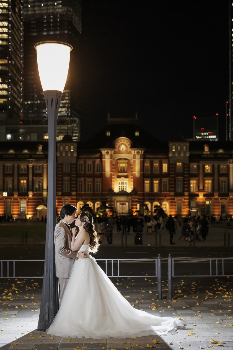 街灯に寄り添うお二人