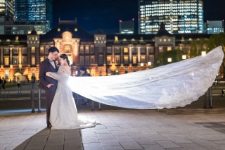 リフレクションが輝く東京駅ナイト。スタジオ付き2ロケ撮影プラン