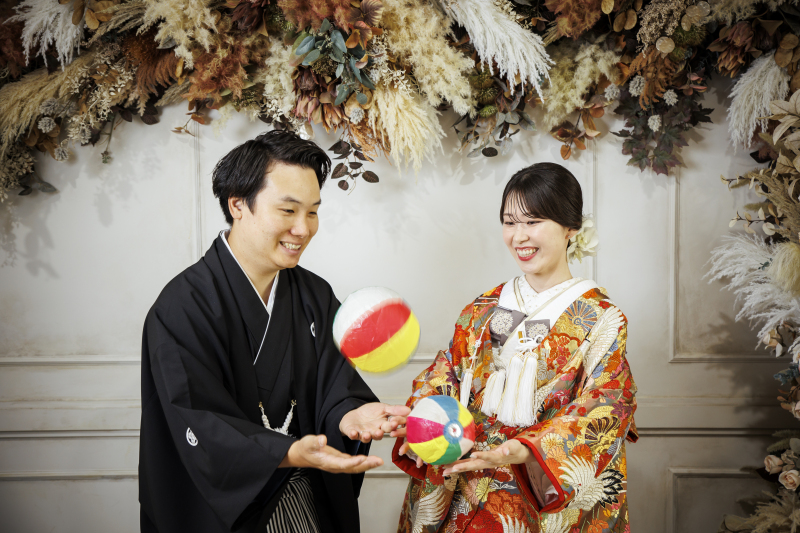 スタジオで小物を使って