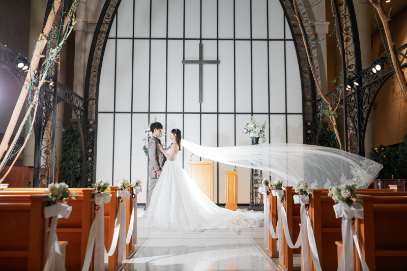 ベールが広がり形が完成する配置