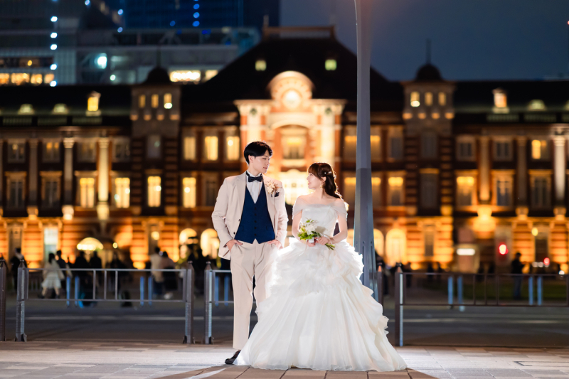 ちらっとお互いを見つめて‥‥