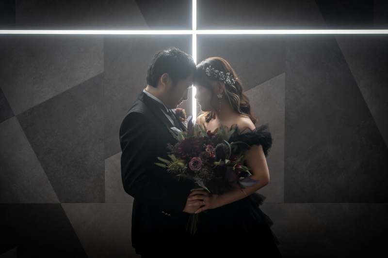 夕方からの特別な時間をふたりで。洋装スタジオ前撮りプラン〈新郎ヘアメイク付き〉