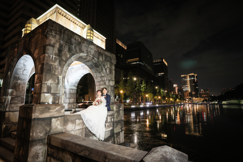 腰掛けて距離が近づく時間