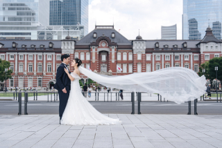 レトロな街角と光あふれる空間で叶える、期間限定のフォトウェディングプラン