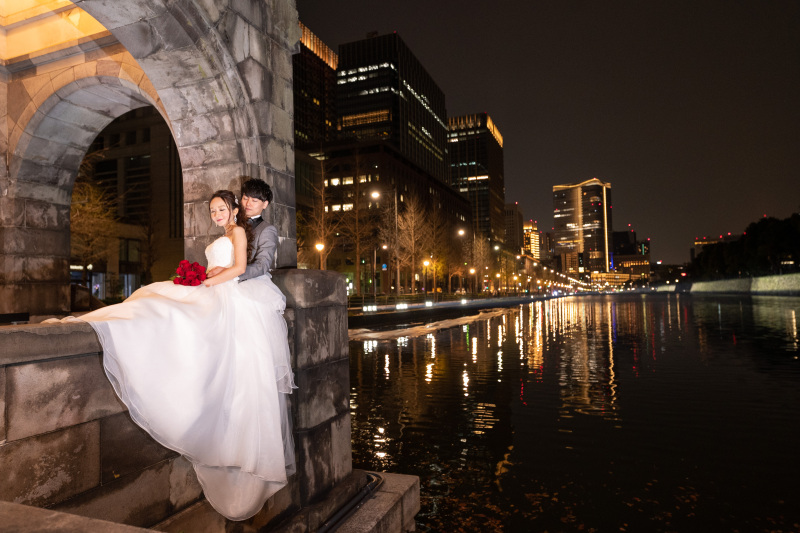 和田倉門に腰かけて