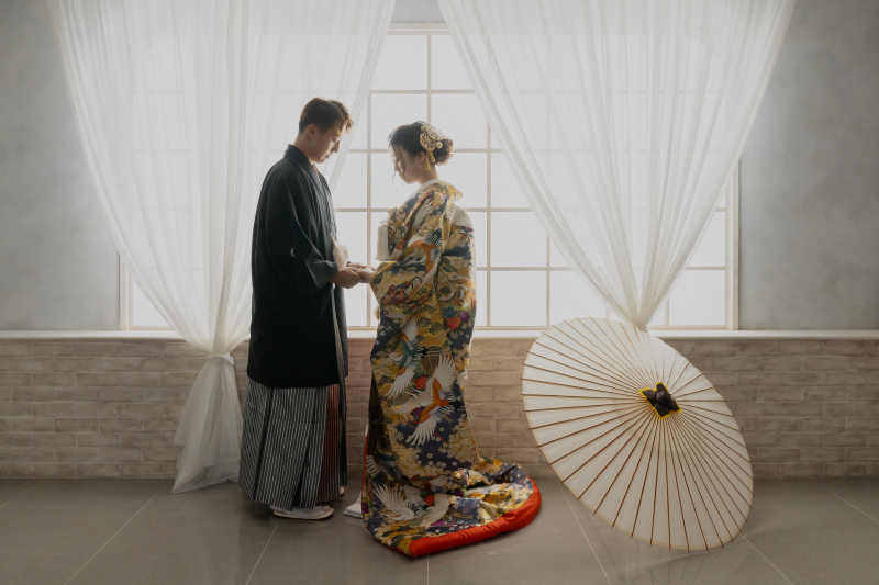 光溢れるスタジオで和装撮影
