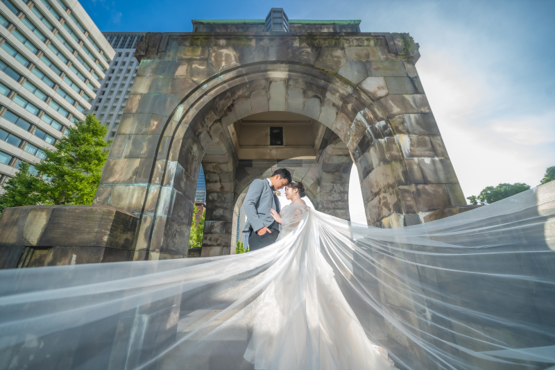 和田倉門&times;ブリックスクエアで叶える、上品でシックな洋装前撮りプラン