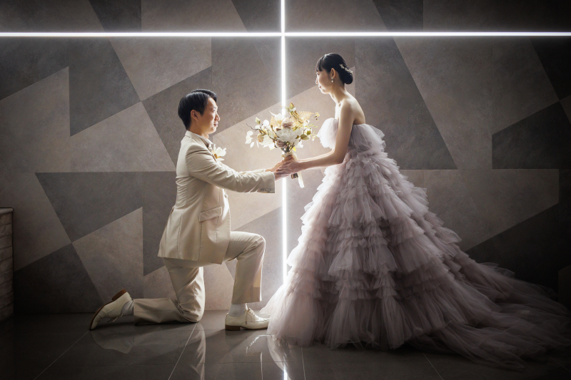 そっと差し出す花にきゅん