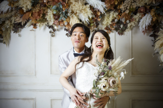 幸せ笑顔溢れる3人でのスタジオ撮影