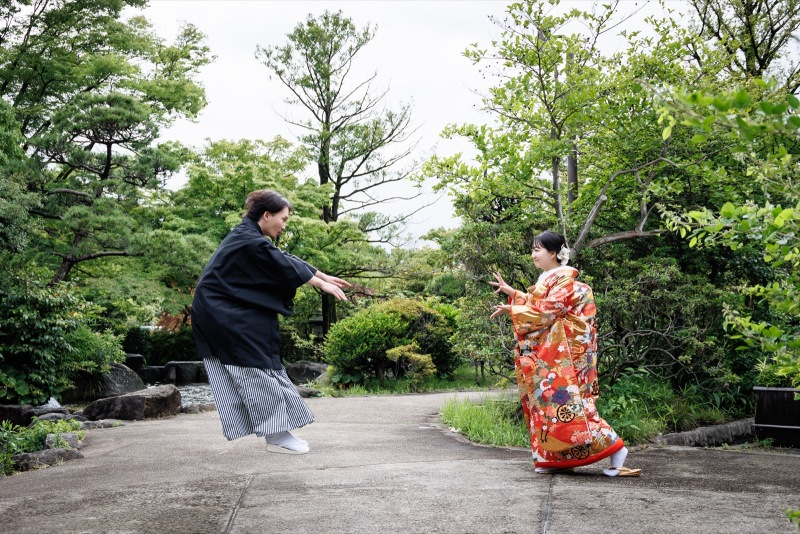 両手を広げてはしゃぐたのしさ