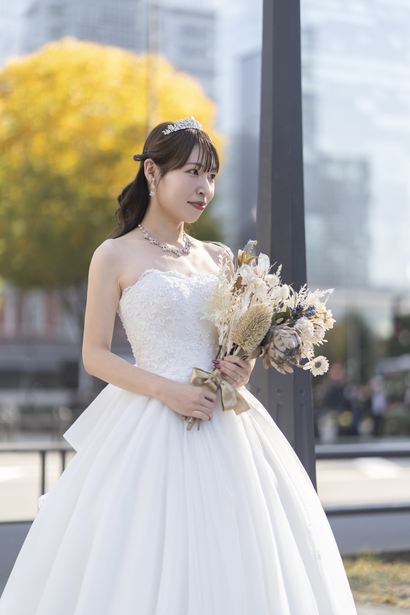 ティアラとブーケを携え・秋の横顔