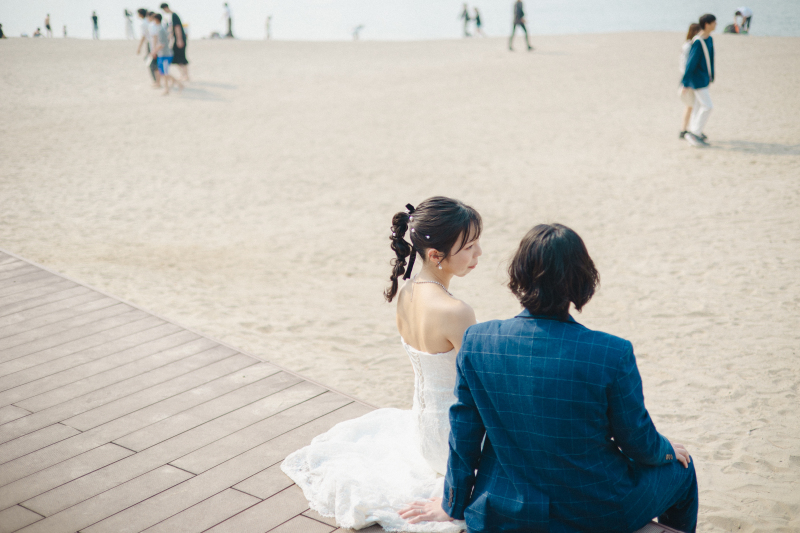 海辺のベンチデート