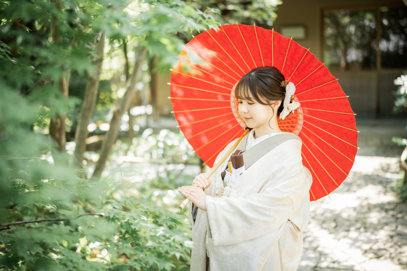 赤い傘が映す美