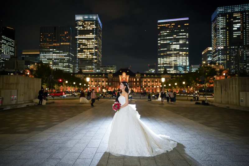 丸の内のビルに囲まれて♪