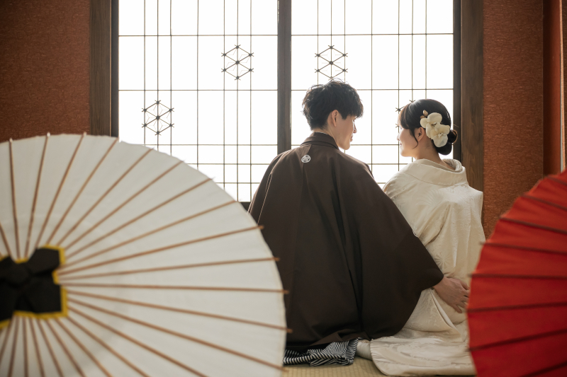 背中越しに共有する落ち着いた空気