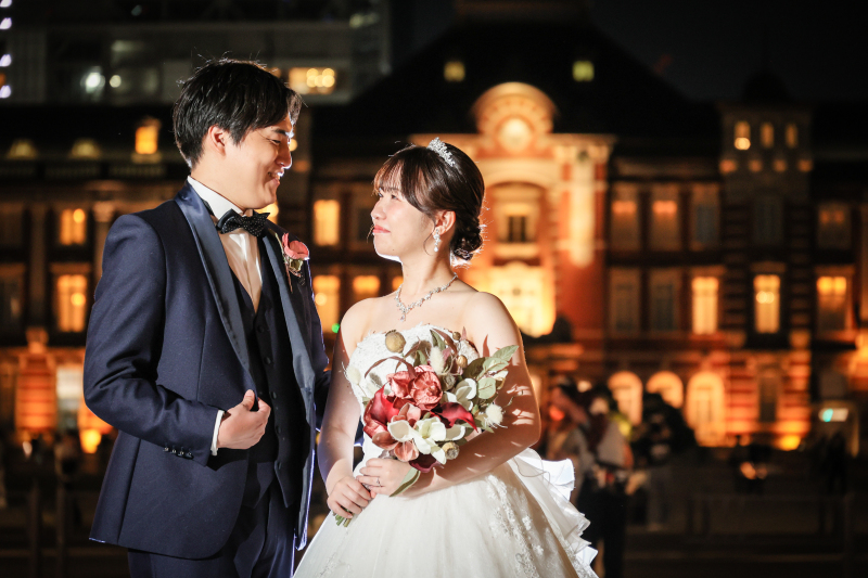 向き合って視線が伸びる夜景