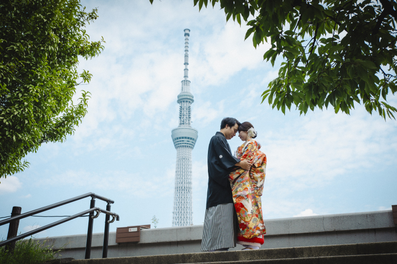 スカイツリーをバックに