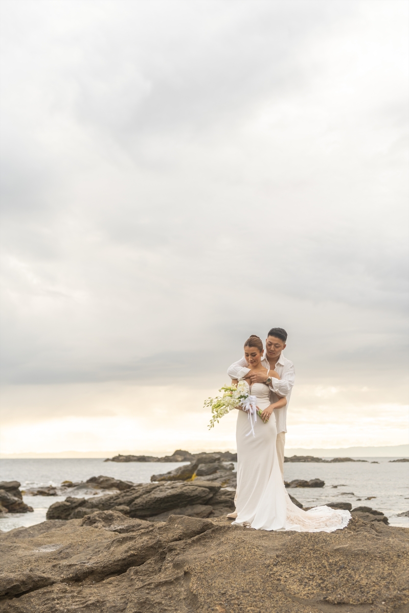 海と空を広く入れた縦構図