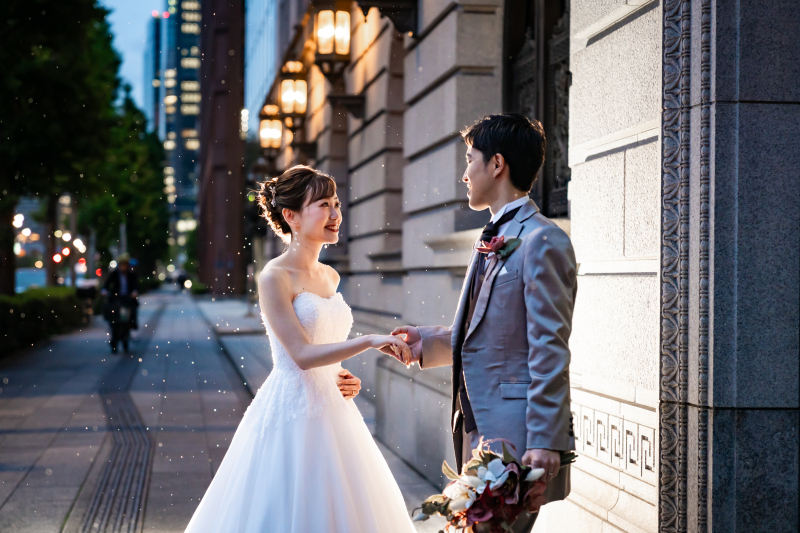 手と手をつないで