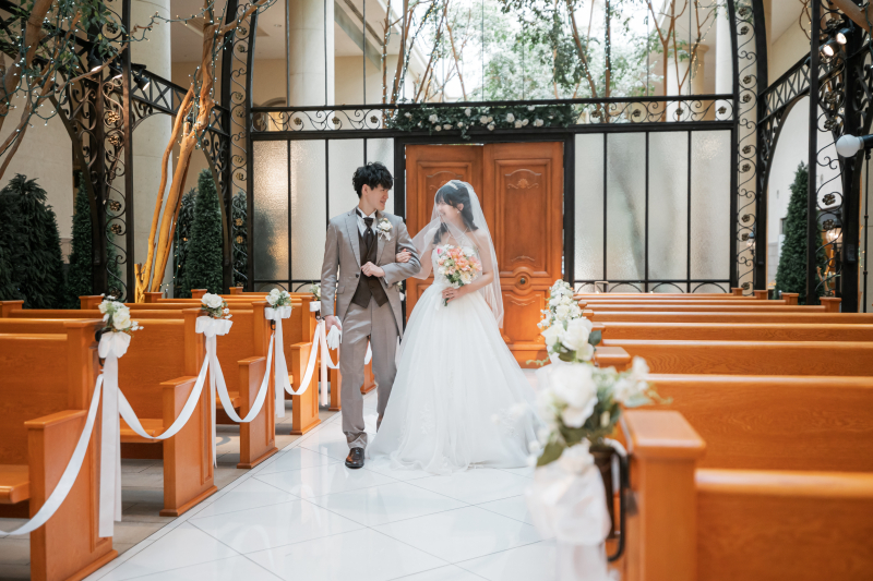 腕を預けて歩みを進める信頼感