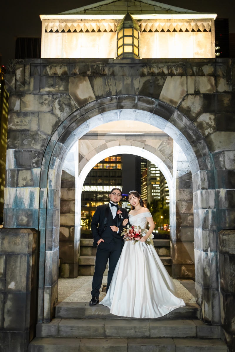 アーチに咲くやさしい灯り