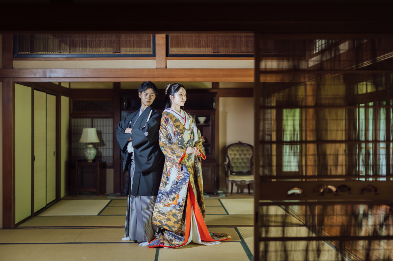 背中を預け合う近い関係性