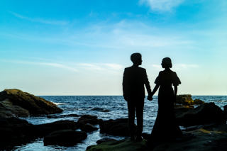 大人かわいい花嫁にぴったり！夕暮れの城ヶ島で叶える特別な結婚写真