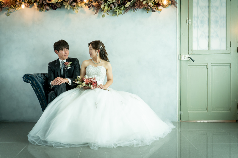 お洒落なソファーを使って。